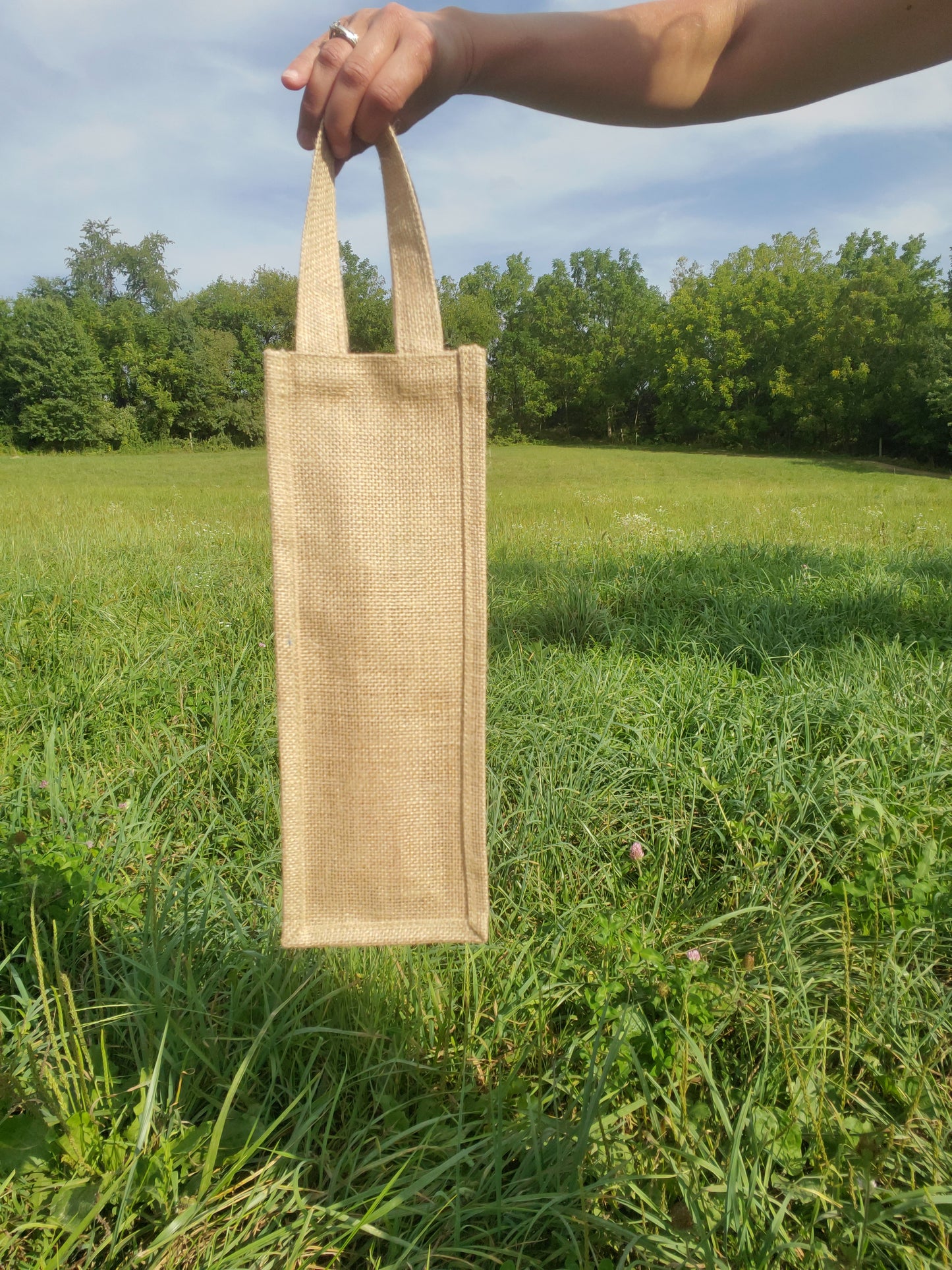 Burlap wine bag with handles, unique party favor, Wedding gifts, wedding favors, Wine bag